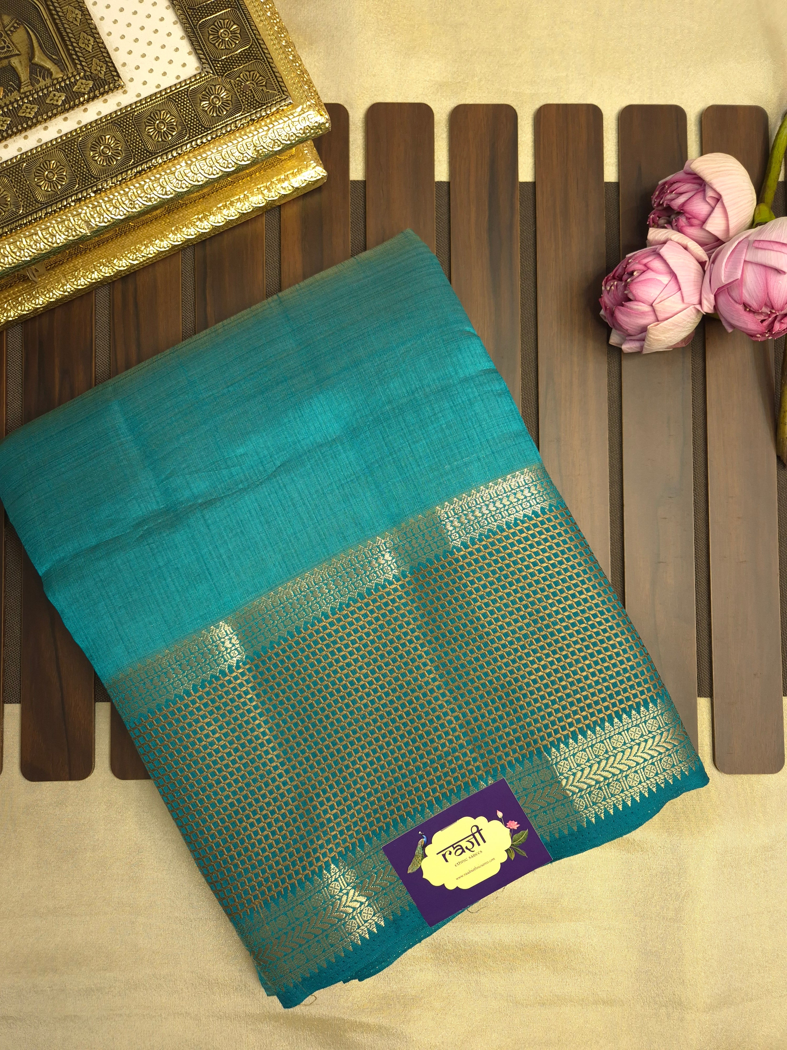 Rama Green Raw Silk Saree with Checkered Golden Border – Raadni Ethnic ...