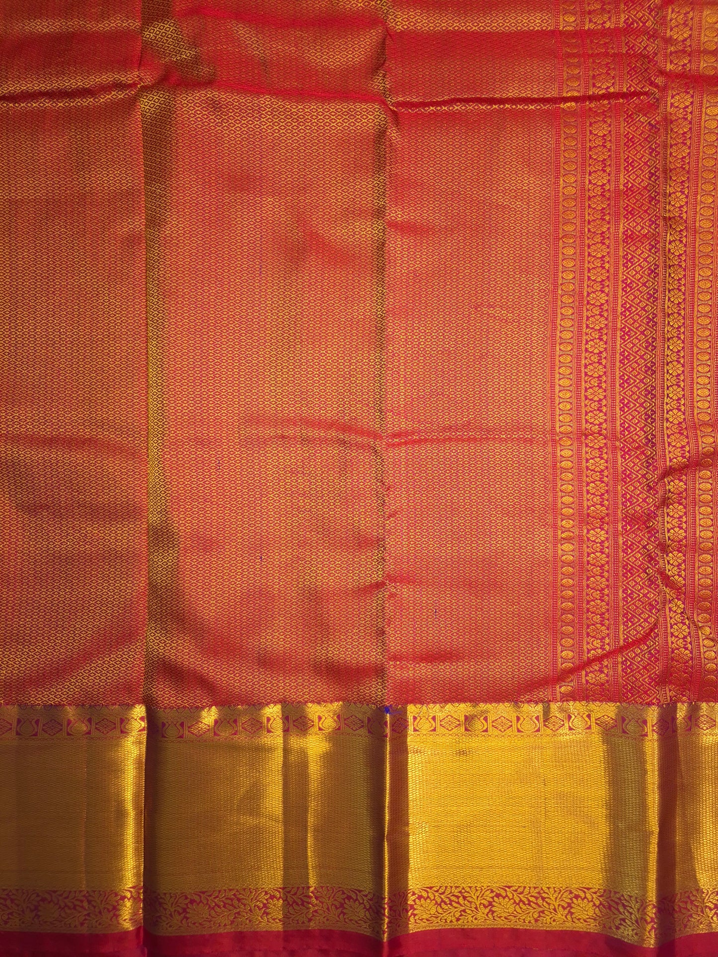 Dual shade of Peach and Rose gold Kanchipuram Silk Saree with Rani Pink Border and Golden Zari
