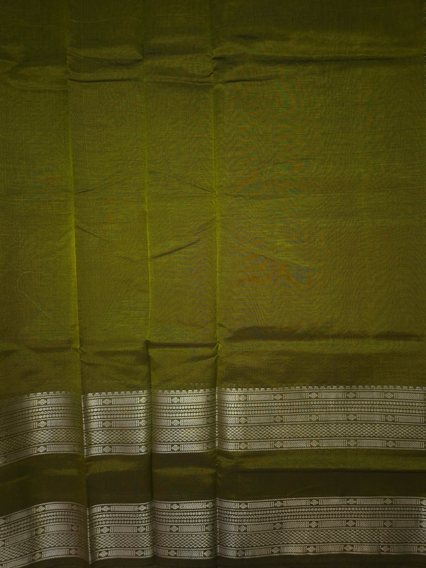 Mehendi Green Mangalgiri Pattu Silk Saree with Silver Zari