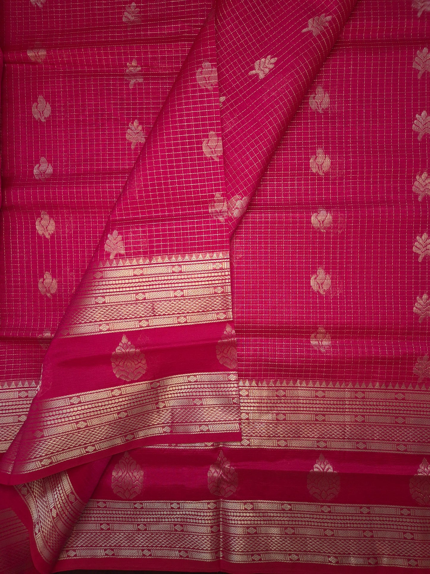Rani Pink Mangalgiri Pattu Silk Saree with Silver Zari